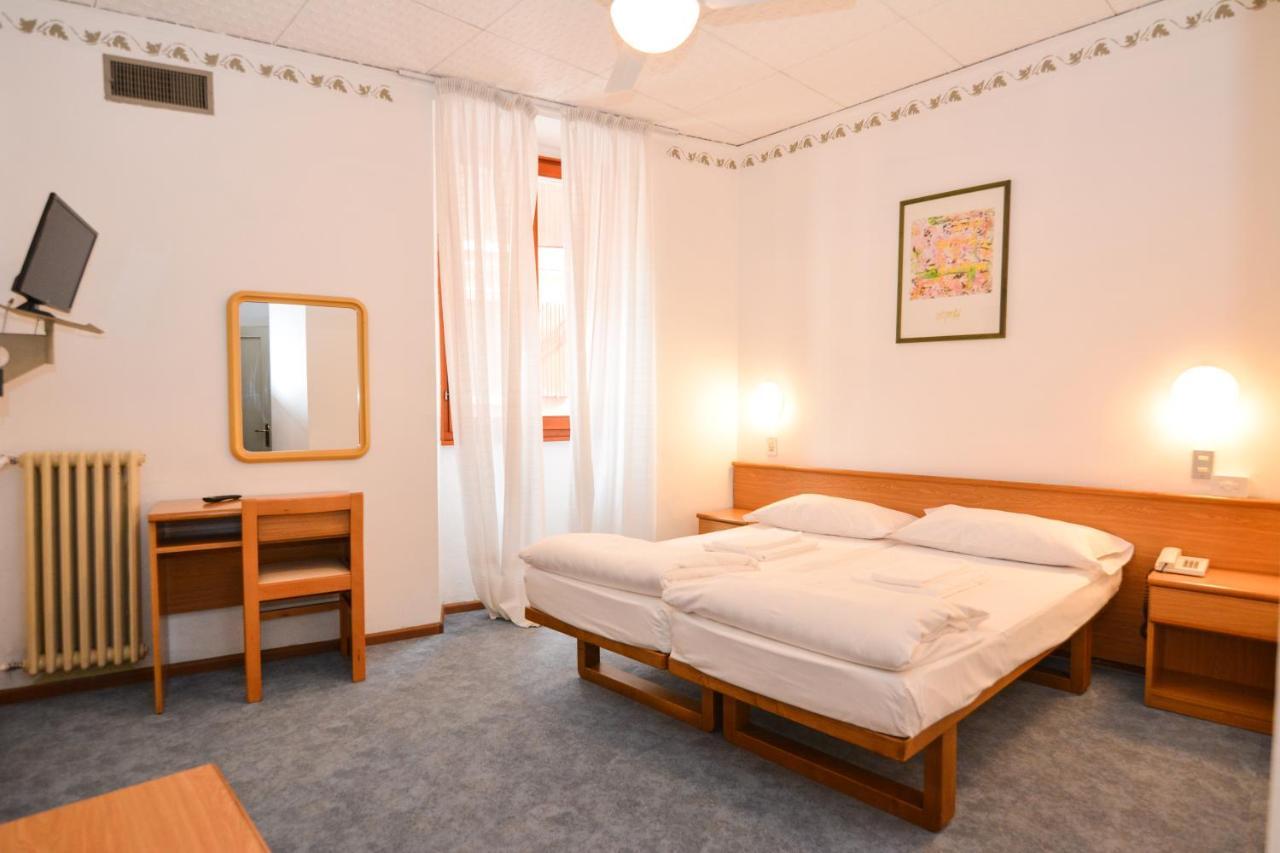 Hotel Modena Old Town Malcesine Luaran gambar