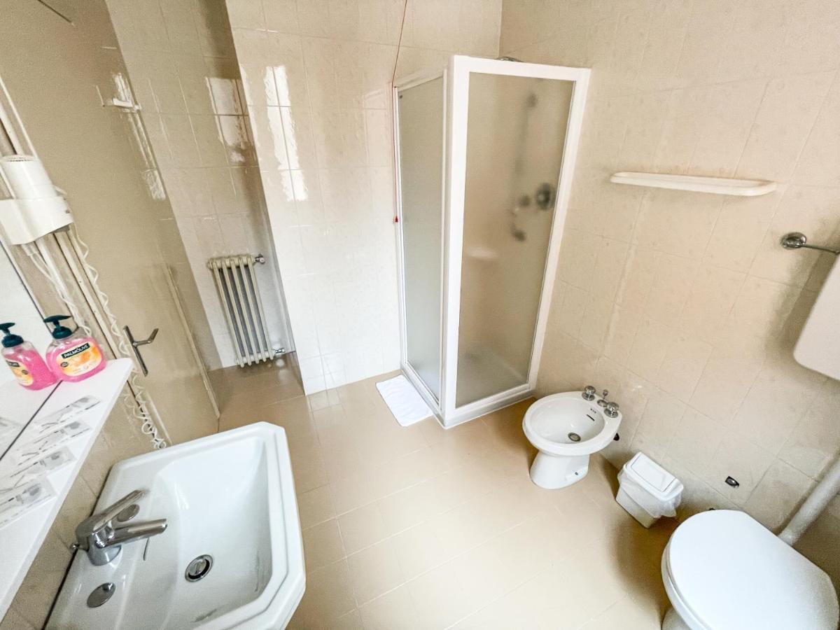 Hotel Modena Old Town Malcesine Bilik gambar